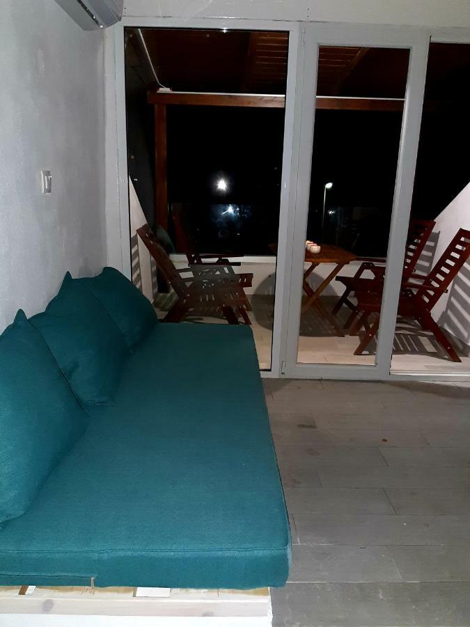 Isalos Velika  Bagian luar foto